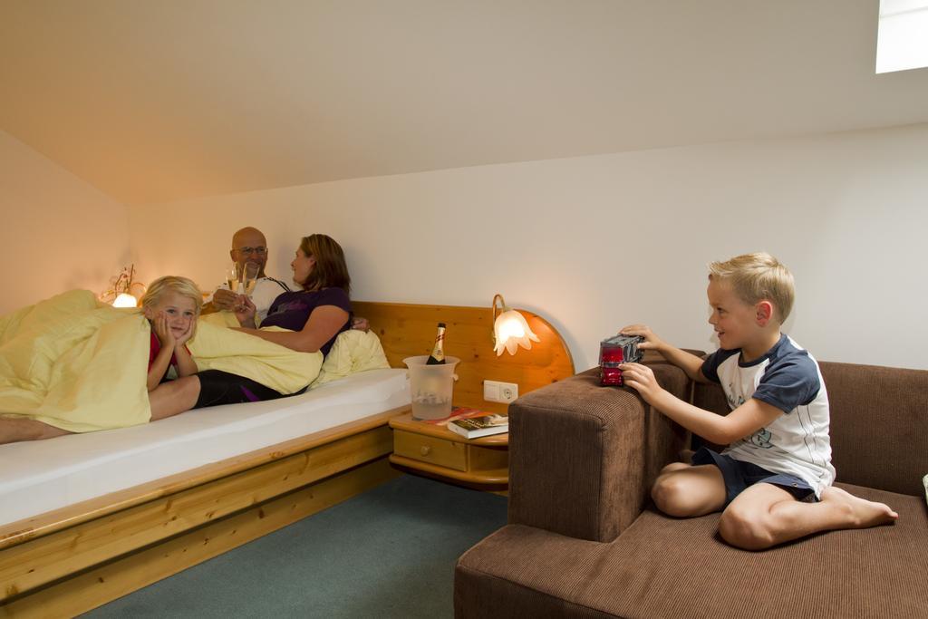 Kinder- Und Familienhotel Nockalm Innerkrems Εξωτερικό φωτογραφία