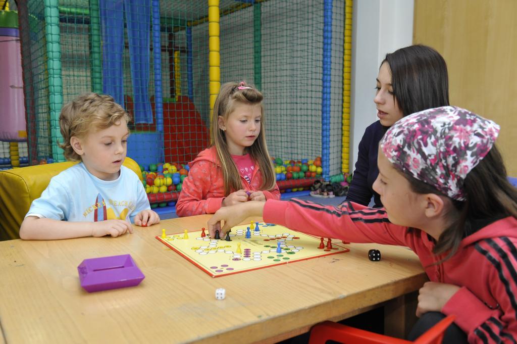 Kinder- Und Familienhotel Nockalm Innerkrems Εξωτερικό φωτογραφία